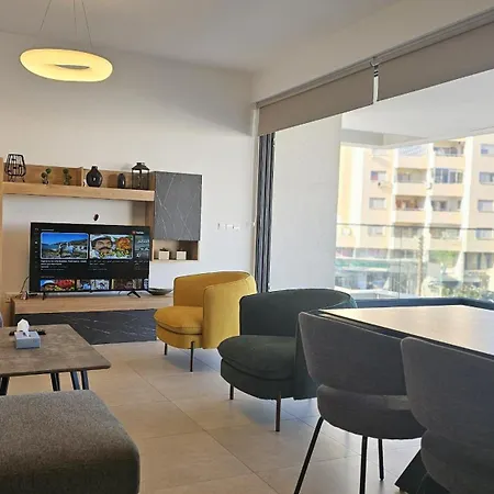 Diamond Apartment *