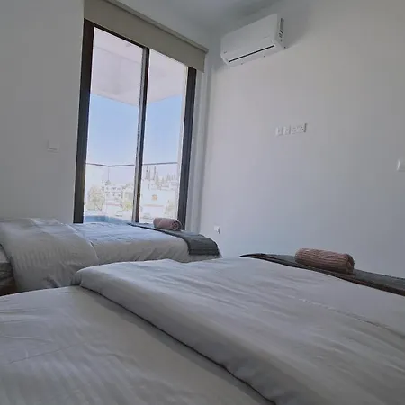 Diamond Apartment *
