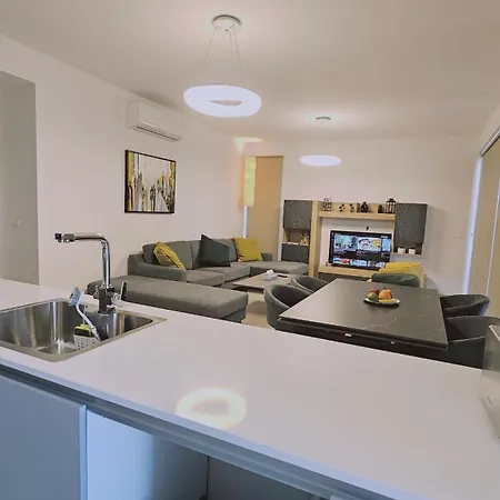 Diamond Διαμέρισμα *