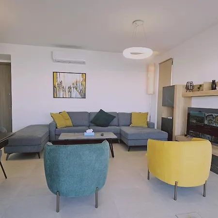 Diamond Λάρνακα